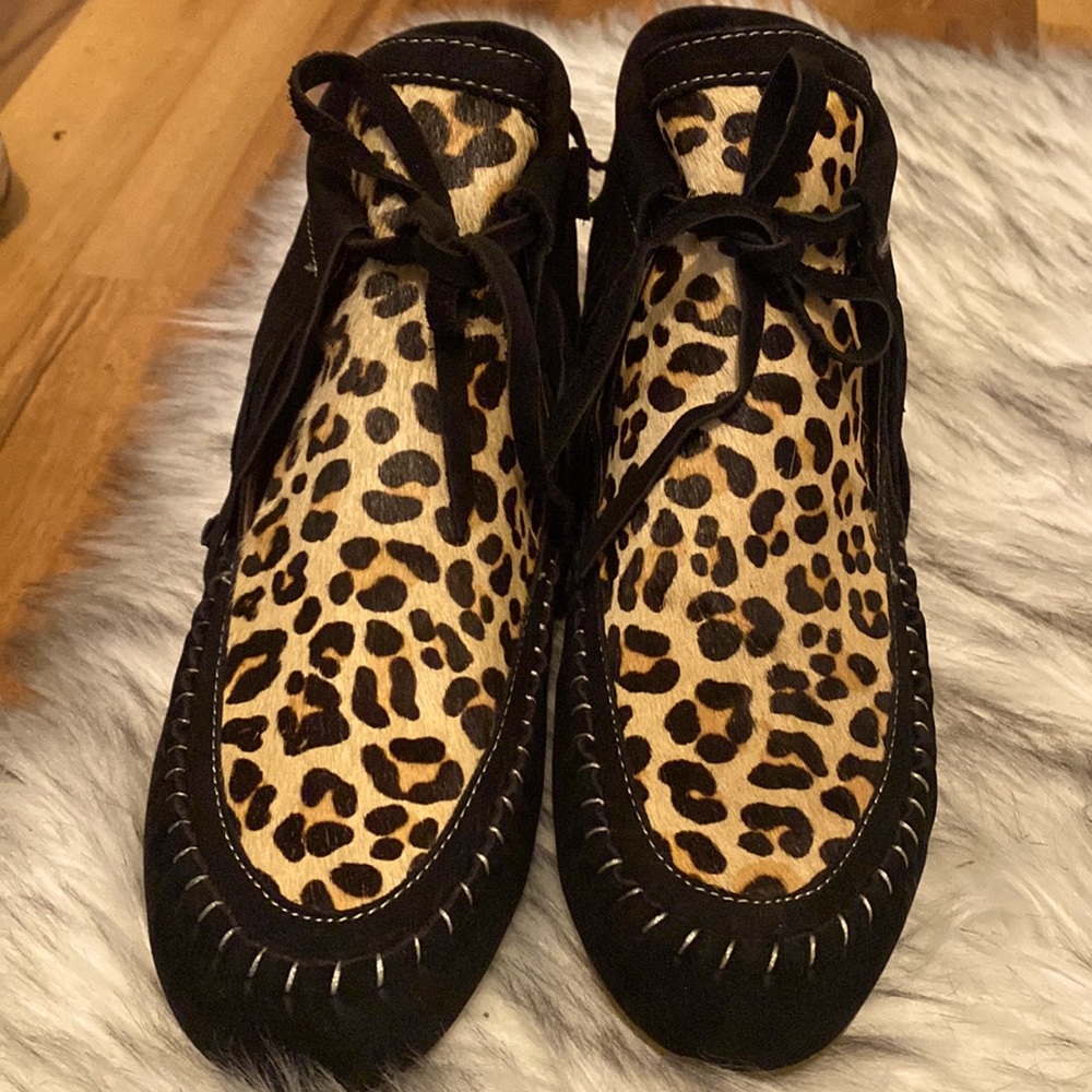Brand new L &B LEOPARD FRINGE SHOES labeled a 10 but run small. More like a 9